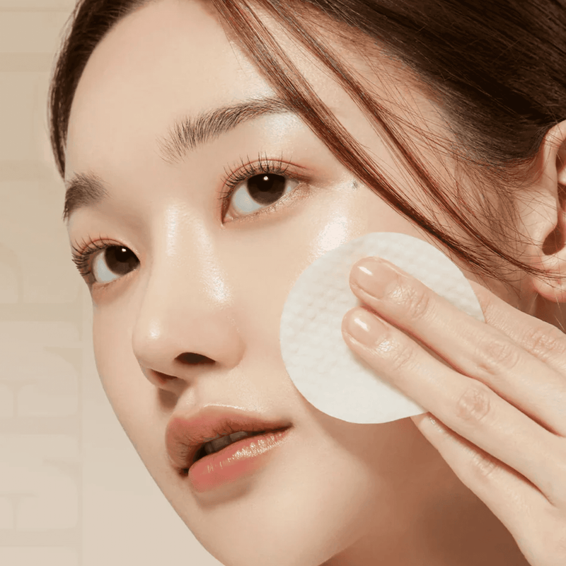 MEDICUBE Deep Vita C Pads (70 Pads) on the skin