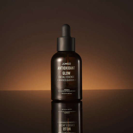 Antioxidant Glow Facial Essence in brown background