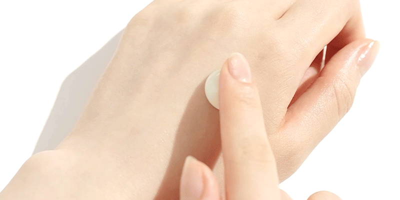 ROUND LAB Birch Juice Moisturizing Sun Cream SPF45 PA++++ (50ml) texture